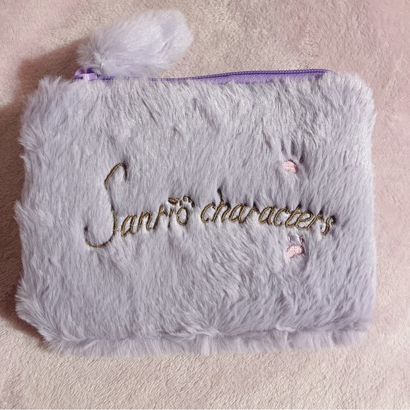 Hello Kitty Pastel Fuzzy Plush Pouch - NWOT - Picture 4 of 11